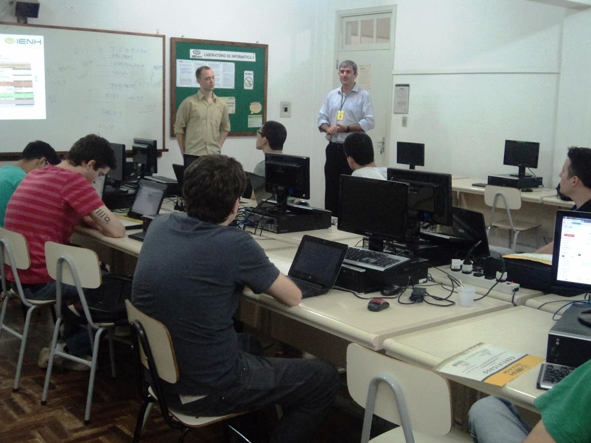 Coordenadora do Curso de Psicologia recebe homenagem