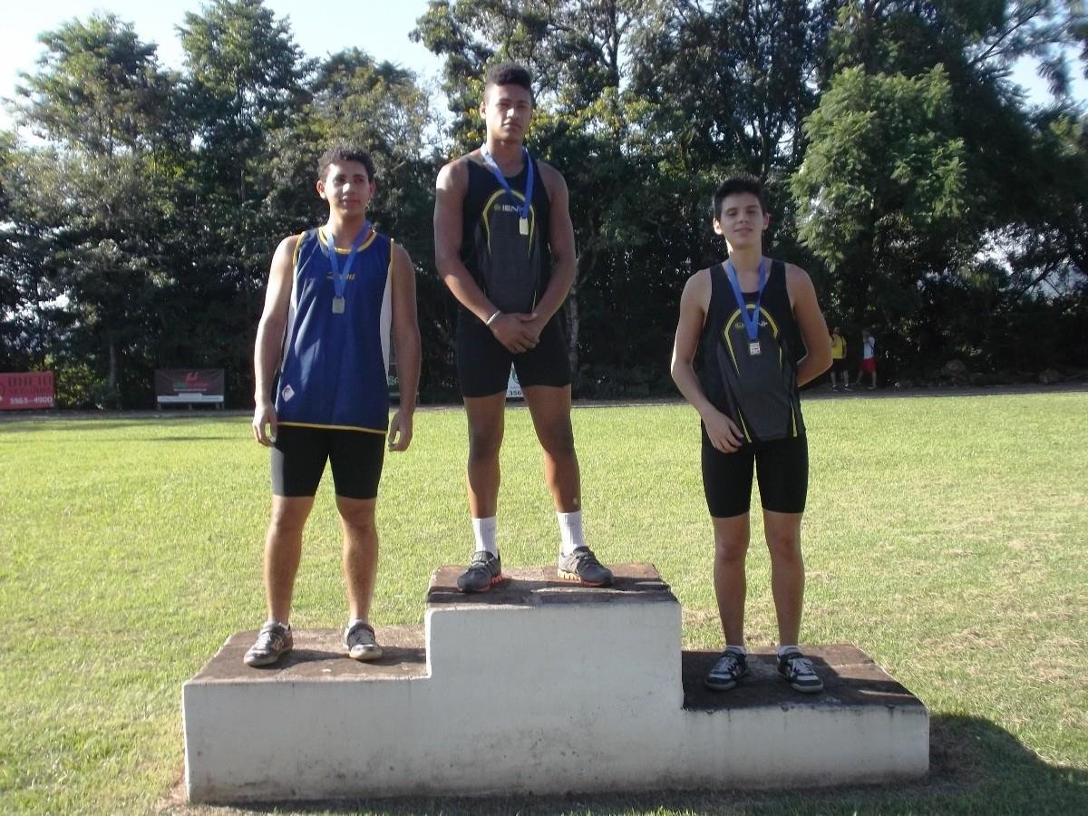 IENH conquista 13 medalhas no Troféu Ivoti de Atletismo