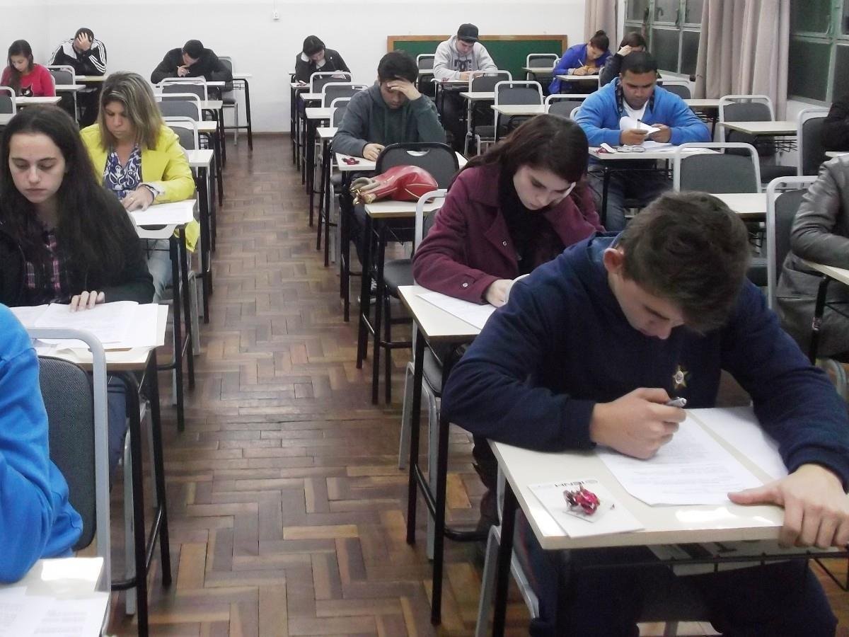 Acadêmicos participam de Palestra do CRA
