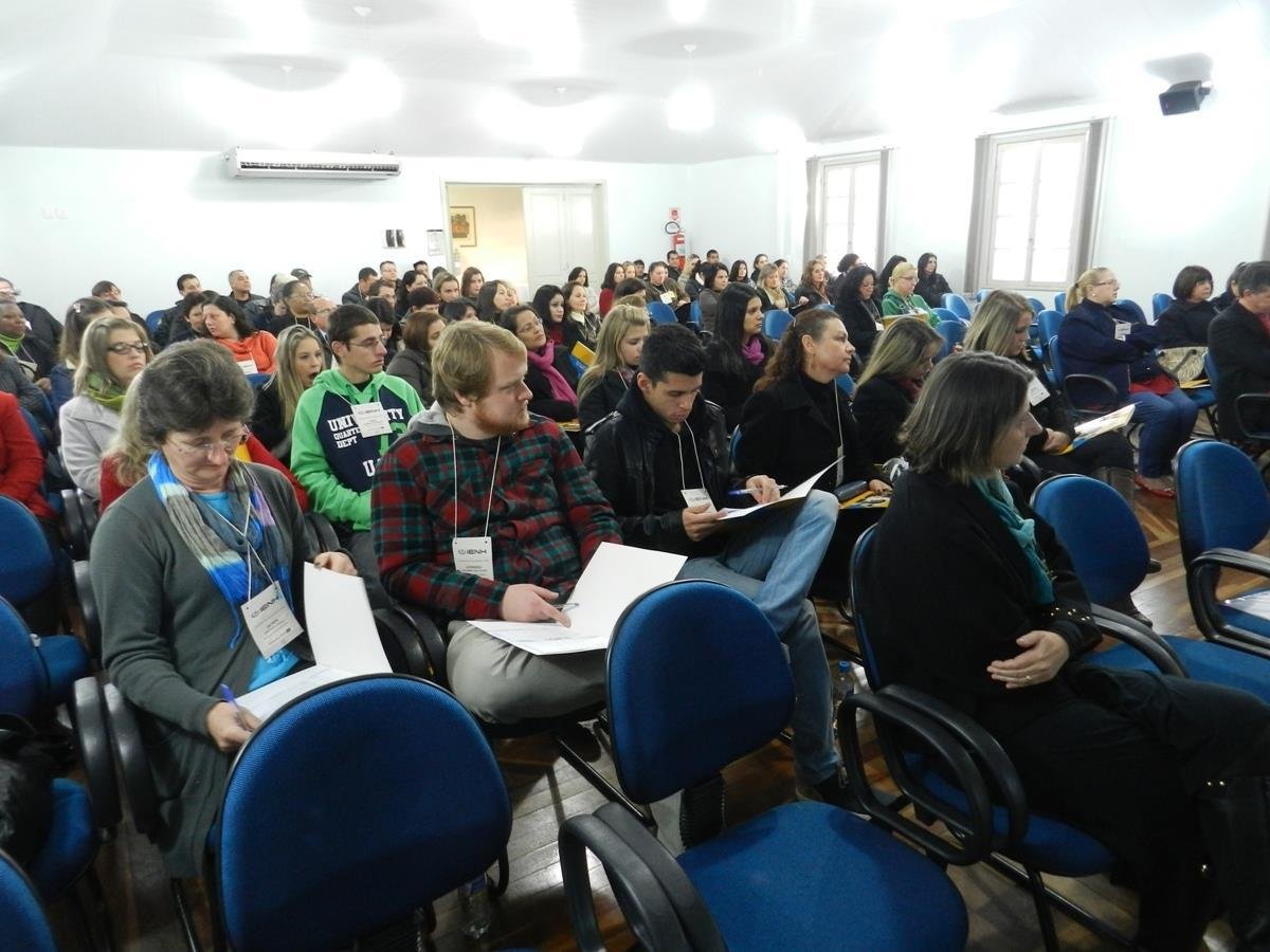 Funcionários participam de Seminário