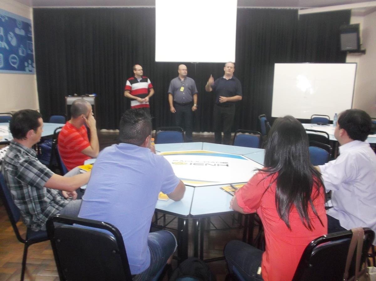 Especialização Técnica em Cadeia de Suprimentos é iniciada na IENH