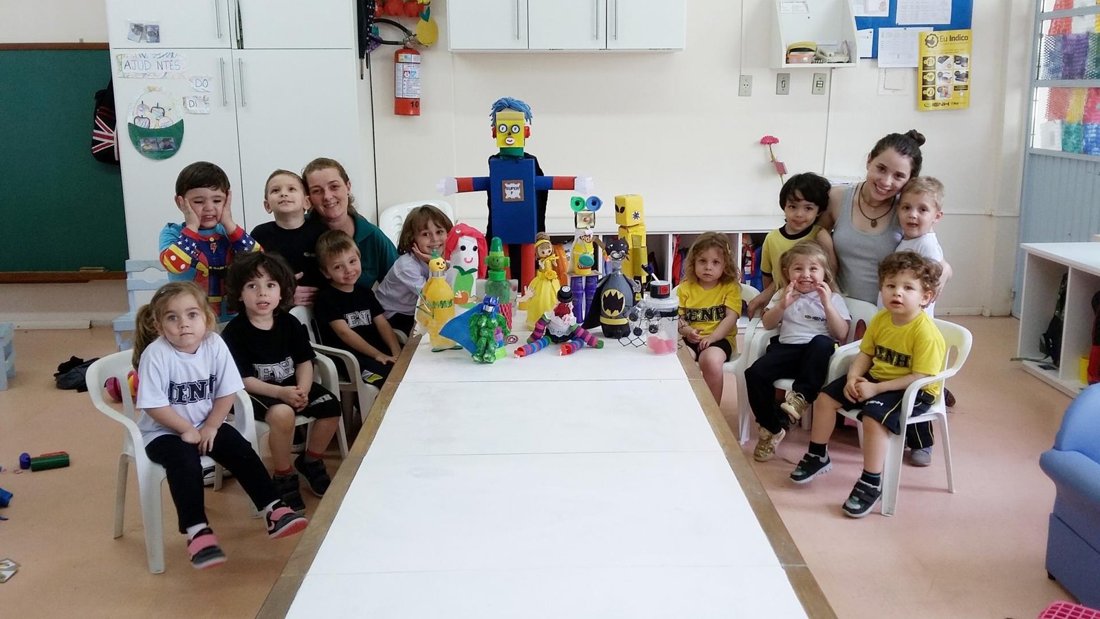 Aprendendo sobre sustentabilidade: super-heróis e princesas de sucata