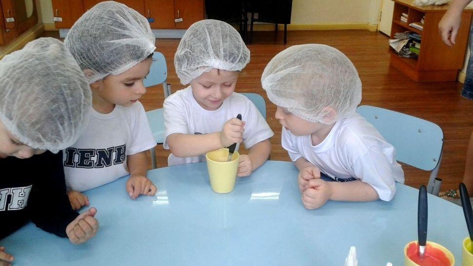 Cooking Class: preparando um “Rainbow Cake” – Bolo arco-íris