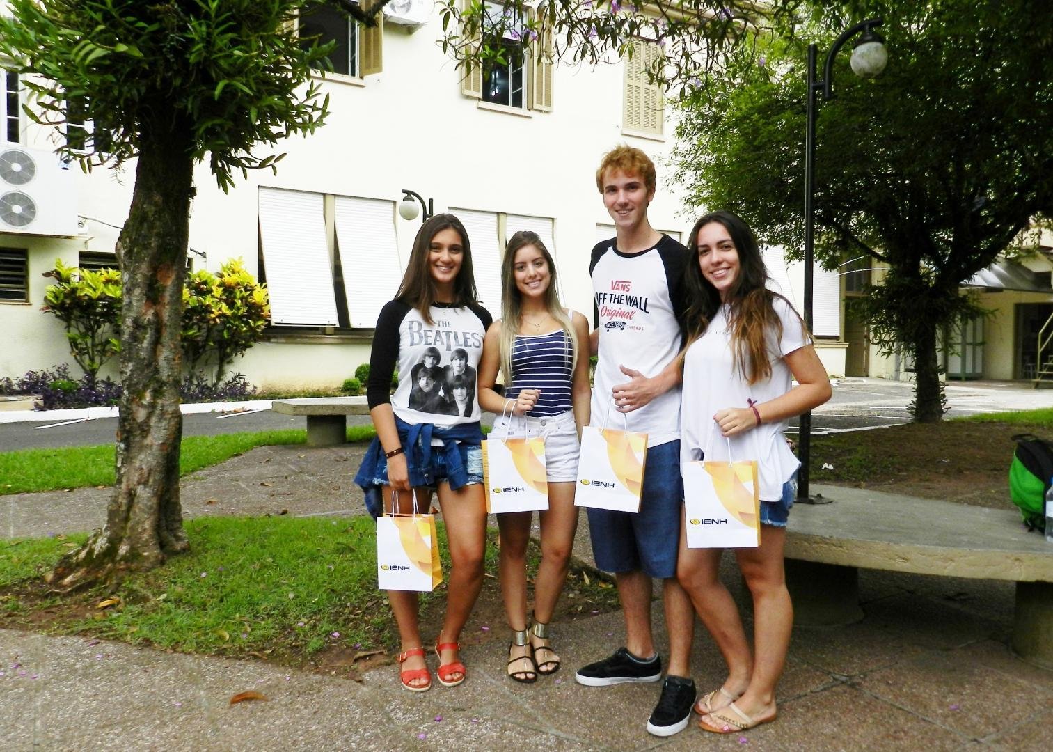 Ex-alunos com excelentes resultados nos vestibulares compartilham experiências