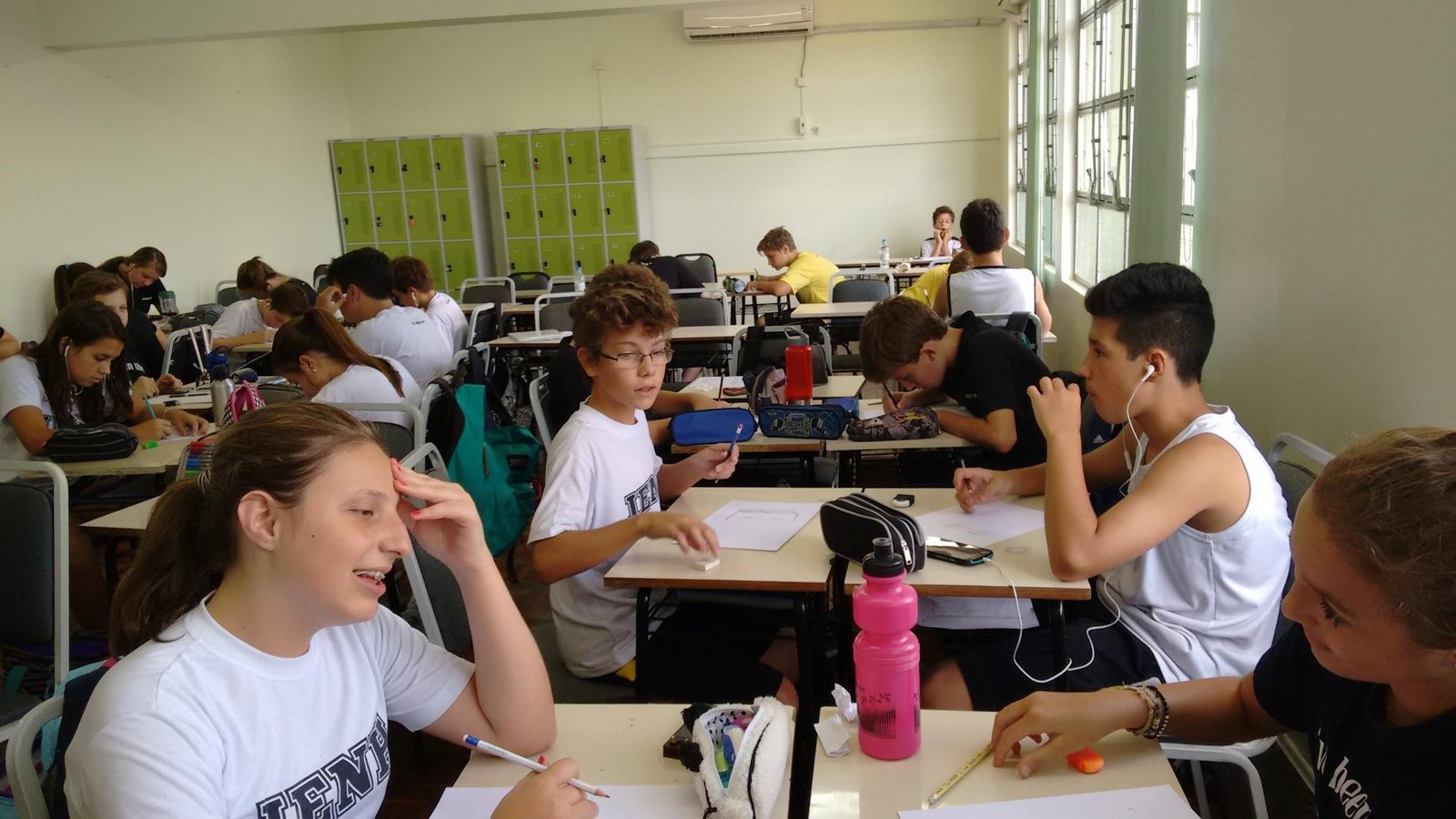 Trabalho interdisciplinar para lembrar das férias de verão