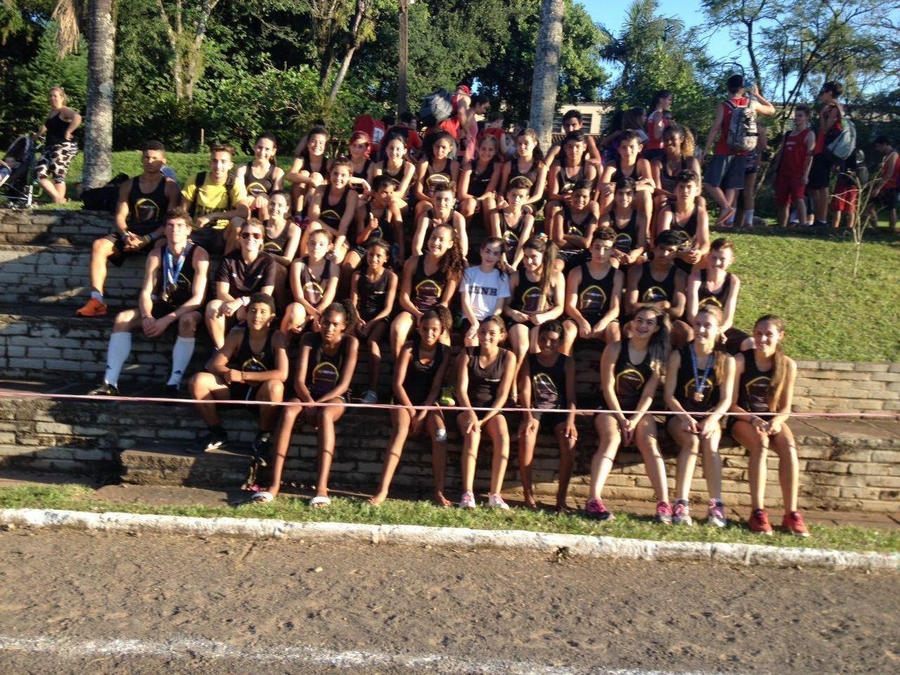 Atleta da IENH conquista medalha e supera recorde estadual gaúcho no Brasileiro de Atletismo