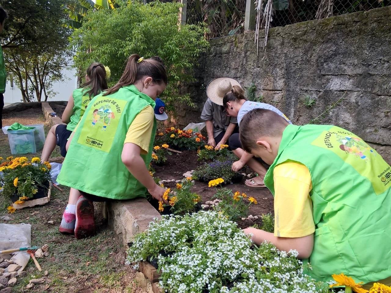 Monitores Ecológicos comemoram a chegada da primavera e os 500 anos da Reforma Luterana