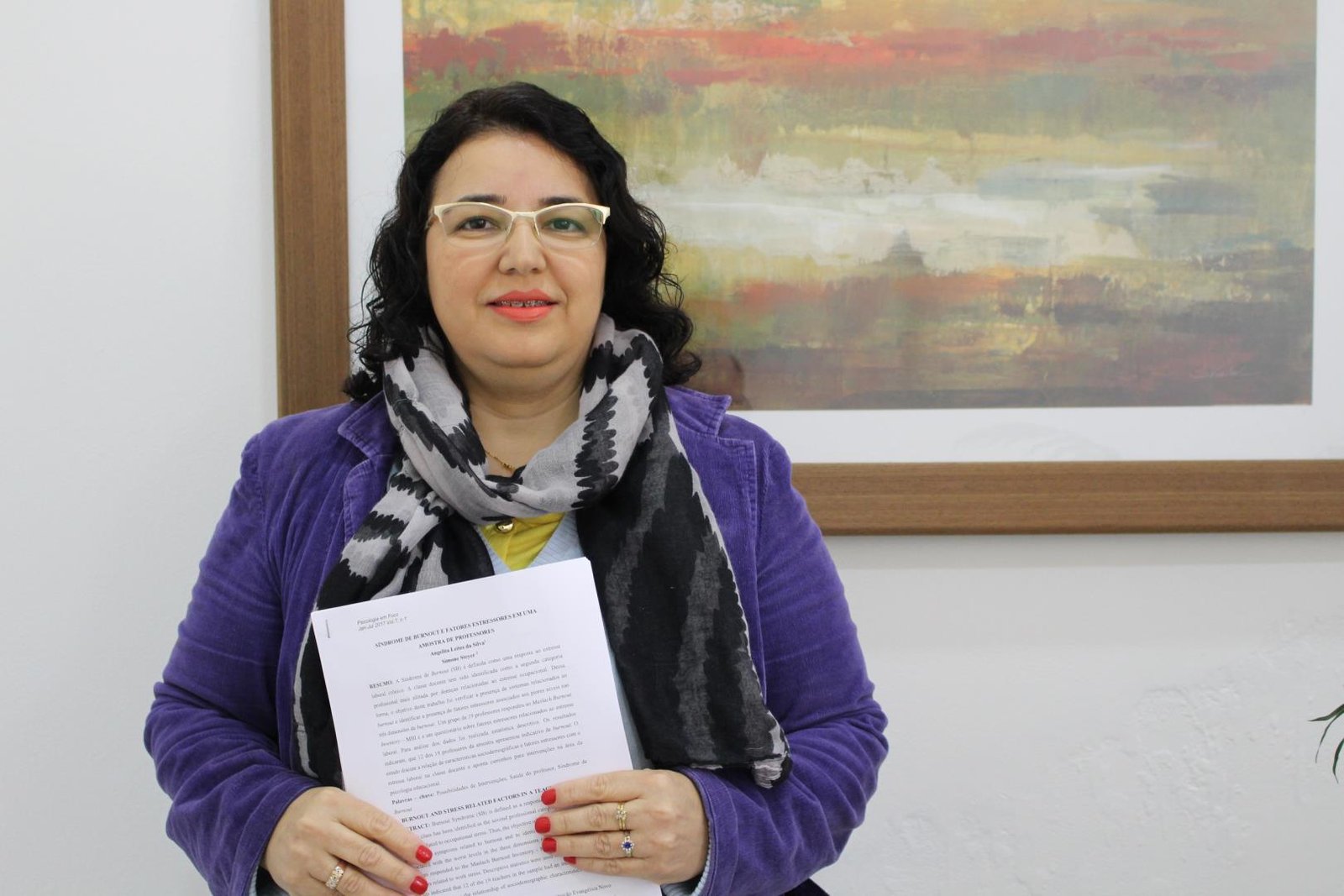Graduada de Psicologia da Faculdade IENH publica artigo
