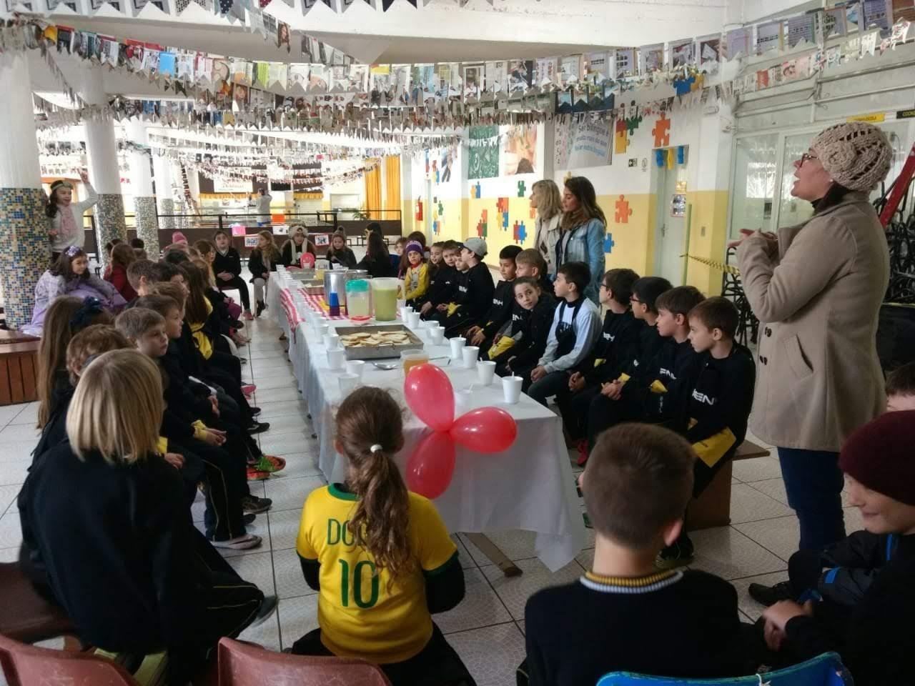 Aprendendo sobre a cultura da Rússia através da culinária na atividade “Worldcup Welcoming Day”
