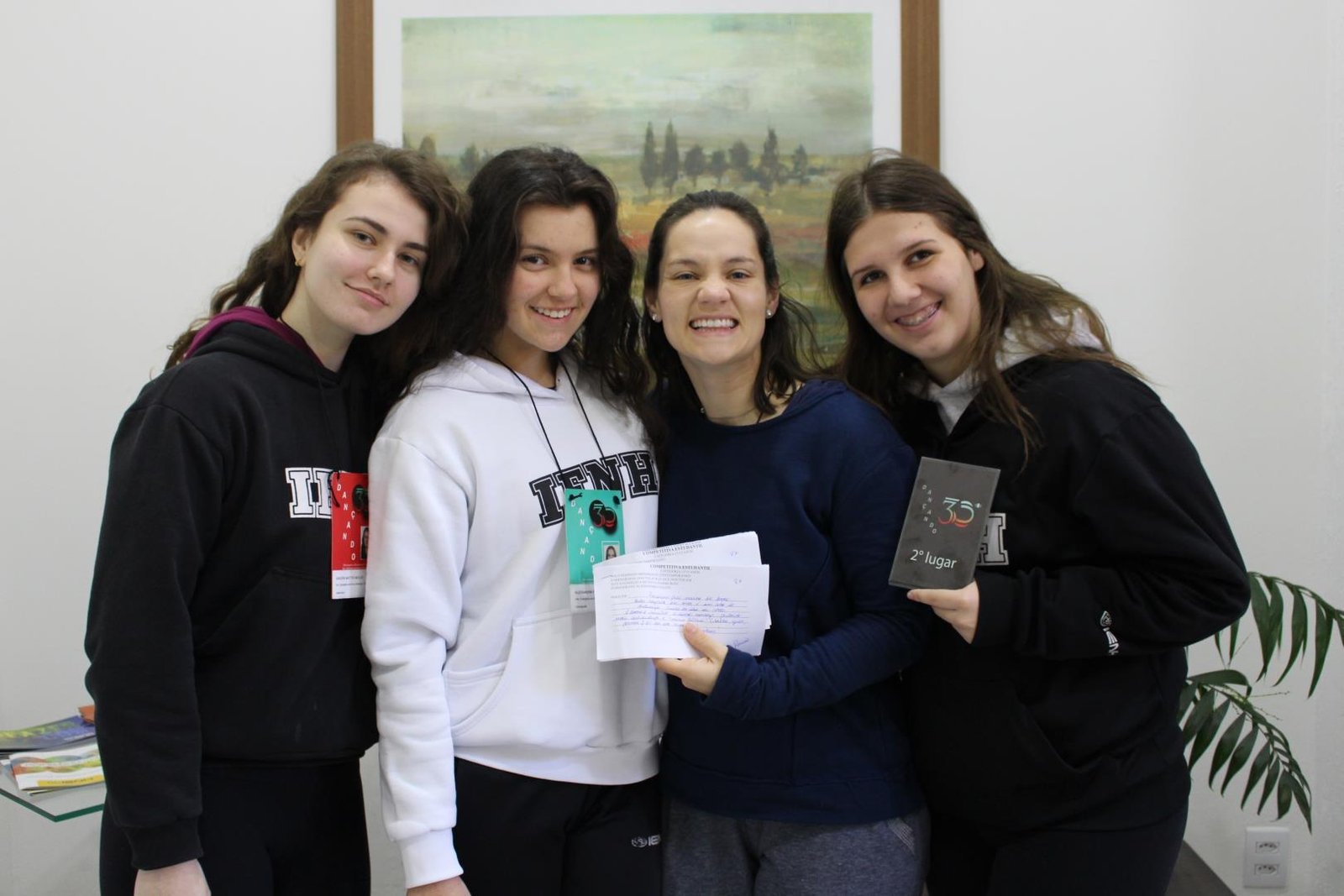 Alunas da IENH conquistam premiações no 30º Dançando
