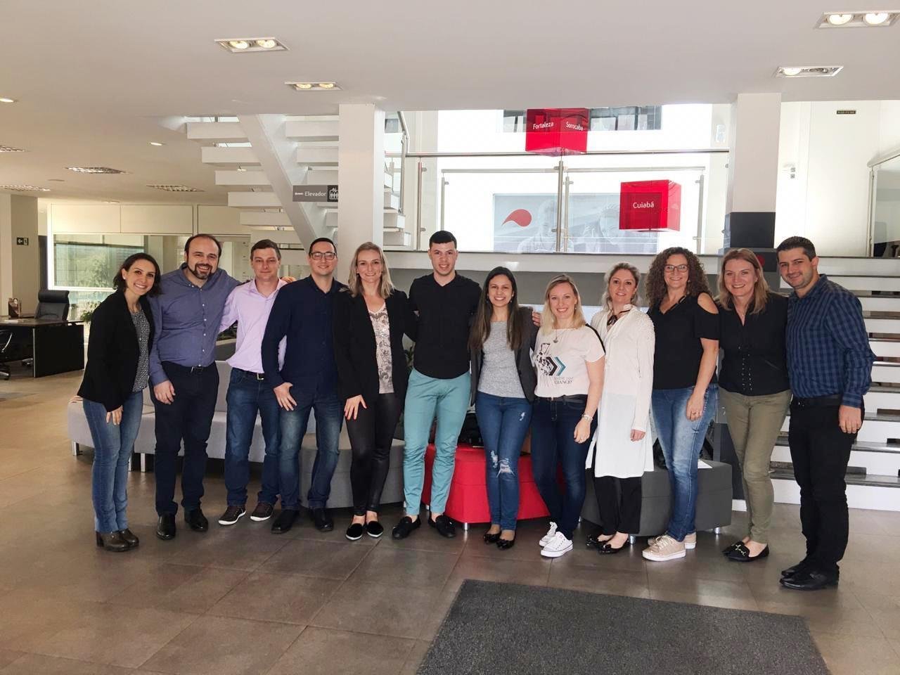 Alunos da pós-graduação realizam visita técnica na empresa Marelli