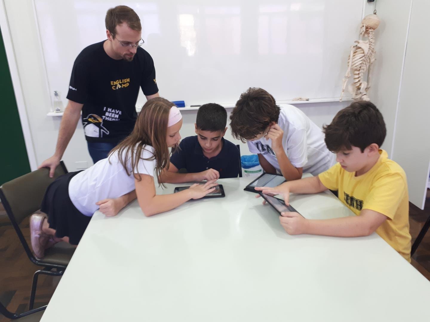 Aula do Currículo Bilíngue tem participação de estudante da Flórida