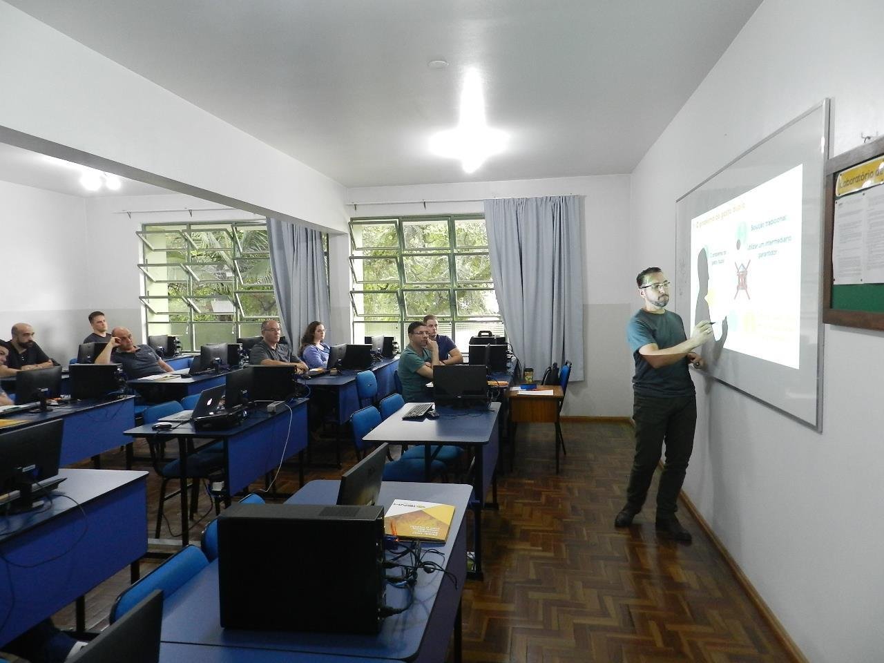Blockchain e Criptoeconomia é tema de curso de extensão na IENH