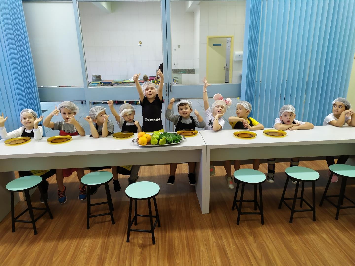 Educação Infantil cria receita de suco na Cooking Class