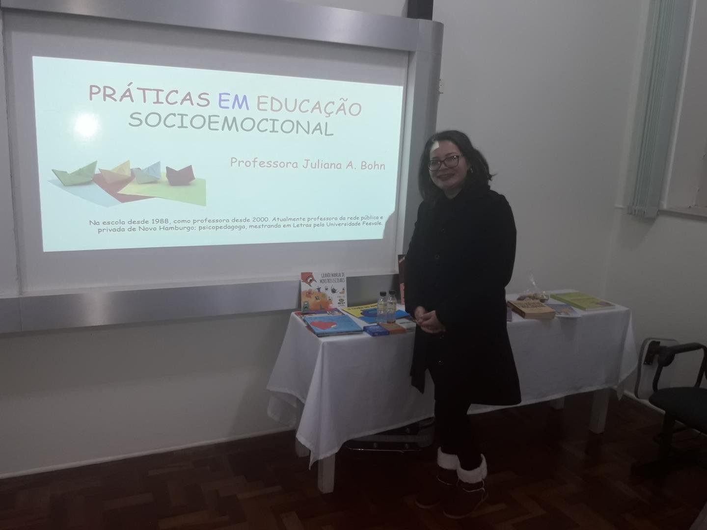 Desenvolvimento socioemocional é discutido em Curso de Extensão