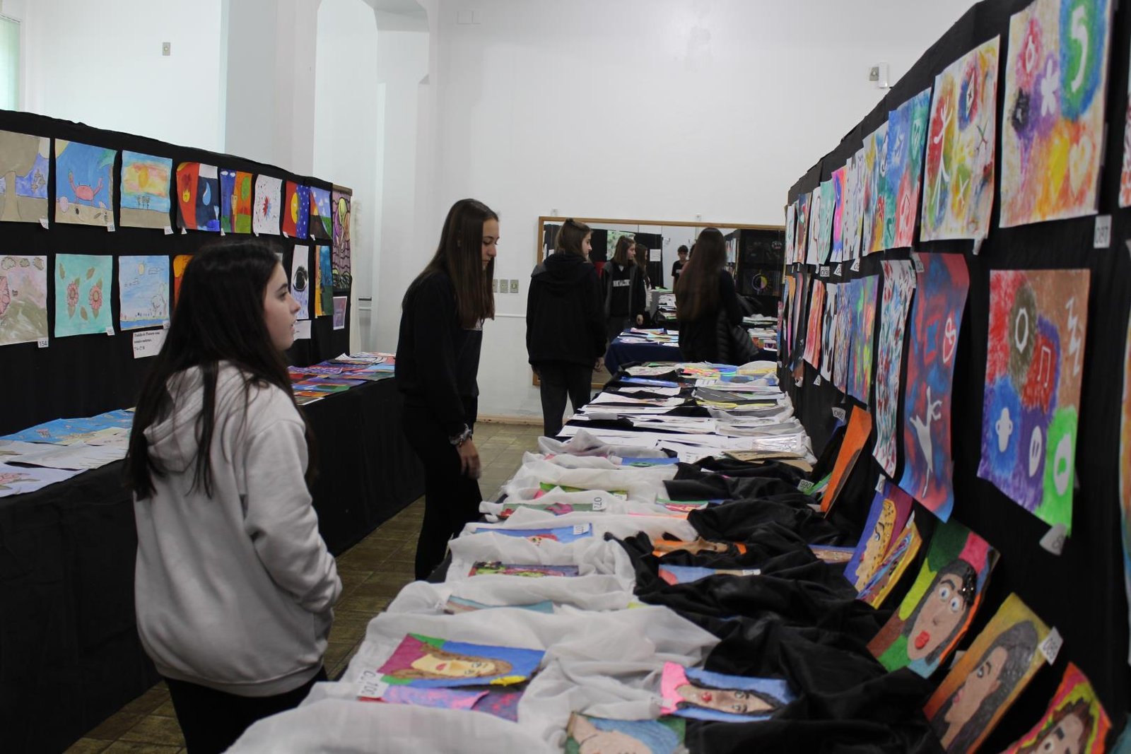 Mostra de Artes ocorre na IENH valorizando as produções artísticas dos estudantes