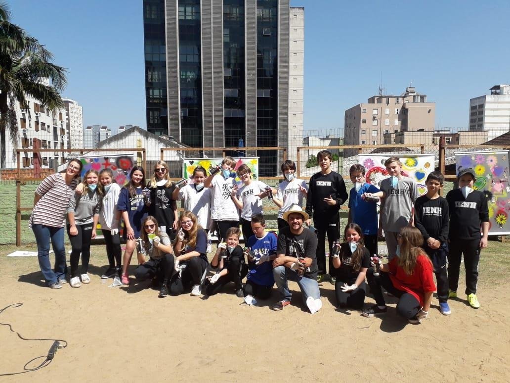 Alunos da IENH participam de oficina de grafite