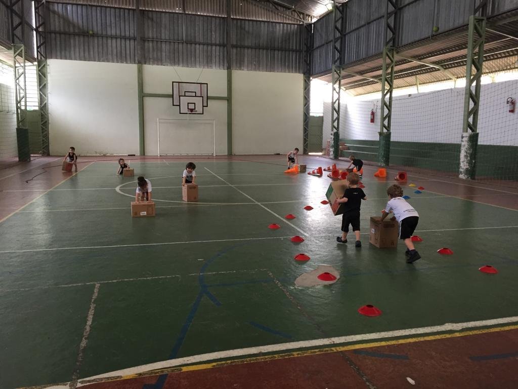 Aula de Educação Física especial é proposta às crianças da Educação Infantil da Unidade Oswaldo Cruz