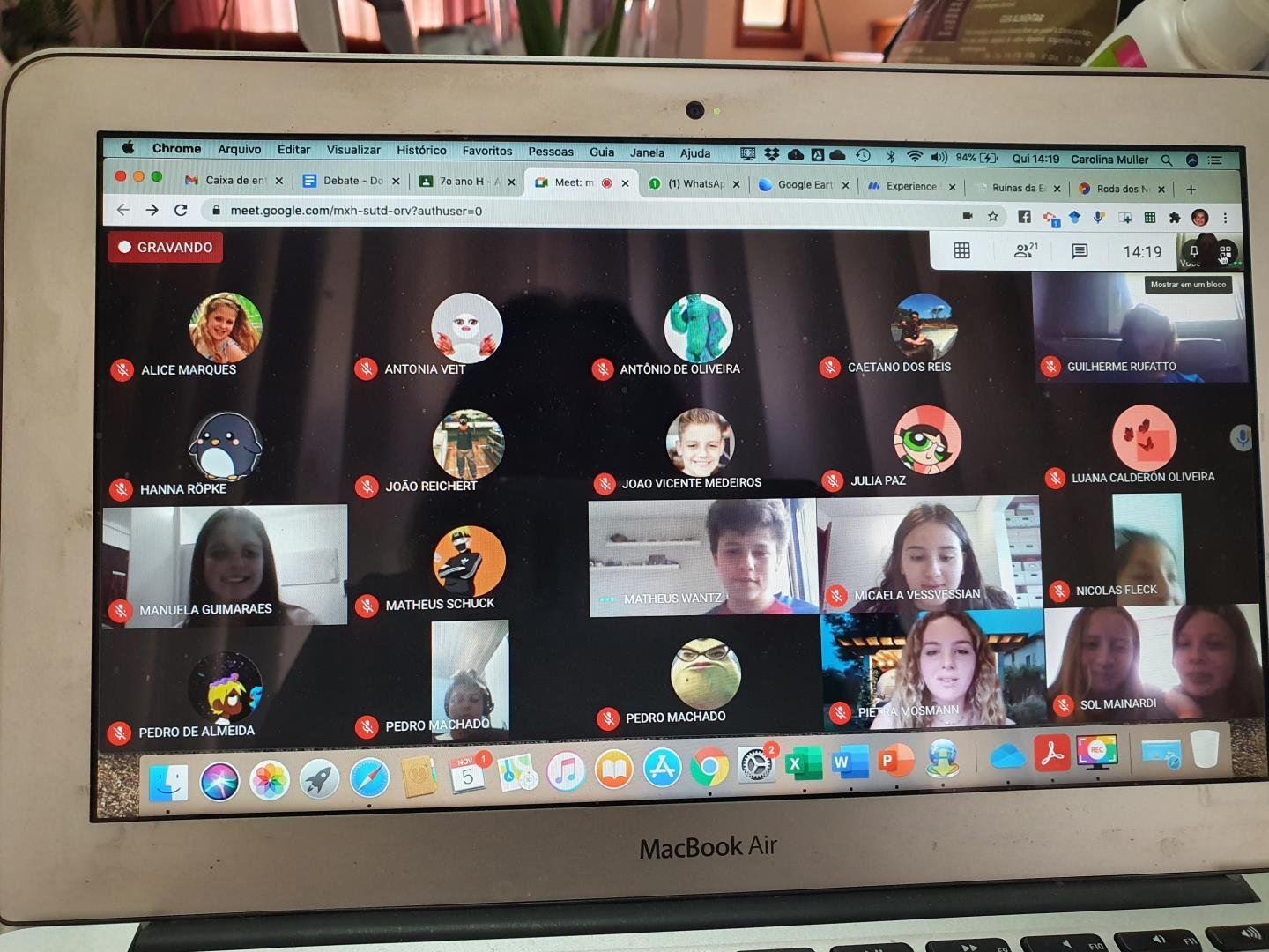 Alunos da IENH debatem sobre o uso do WhatsApp em atividade on-line