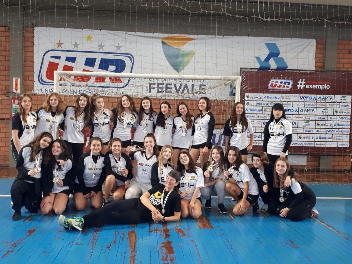 Handebol da IENH tem grande atuação na Olimpíada Escolar