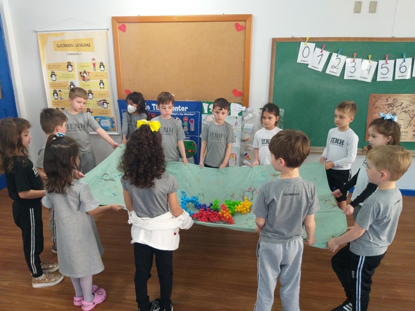 Turma do Nível 5C da Unidade Pindorama aprende sobre a Pangeia em diferentes propostas