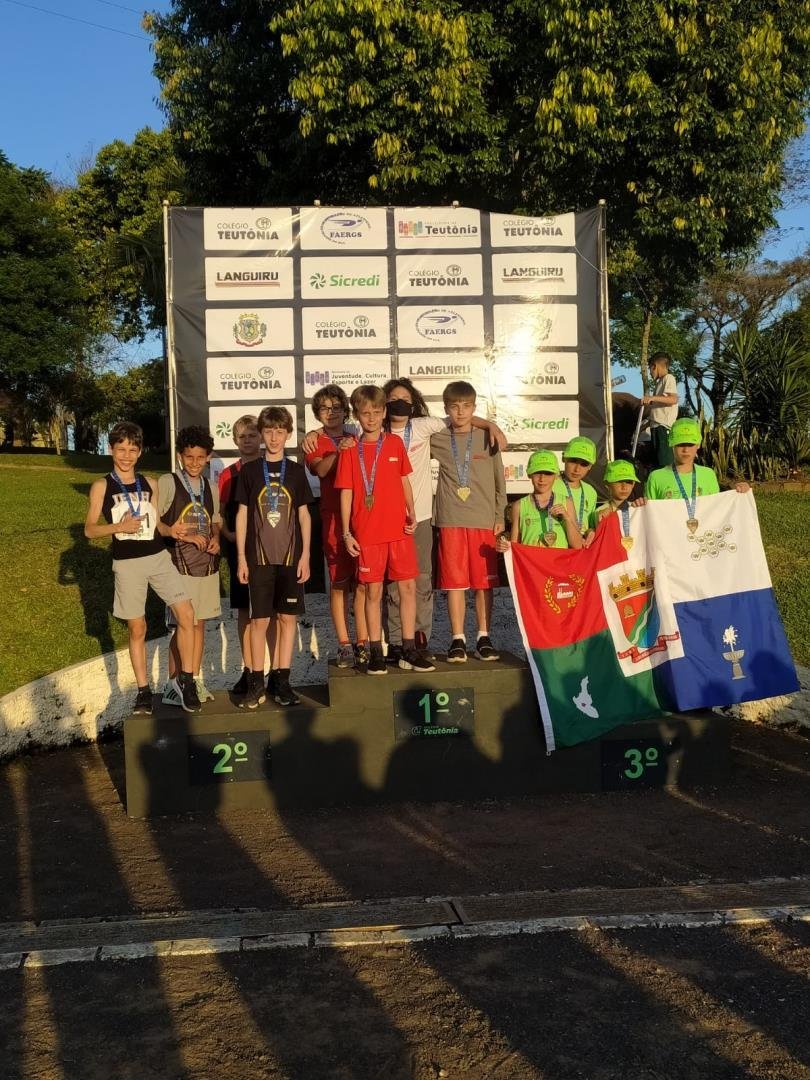 IENH conquista vinte medalhas na ONASE de Atletismo e Xadrez