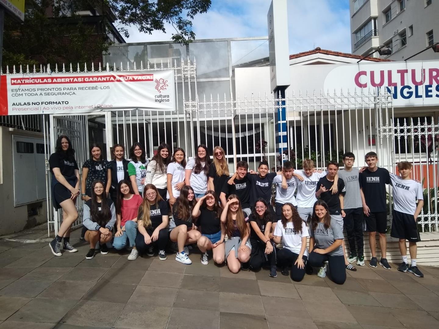Vinte e cinco estudantes da IENH realizam exames de proficiência de Cambridge