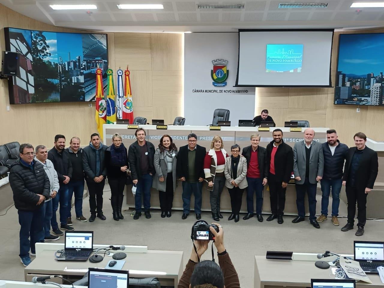 IENH participa de reunião de avaliação de novo componente do currículo Cambridge International