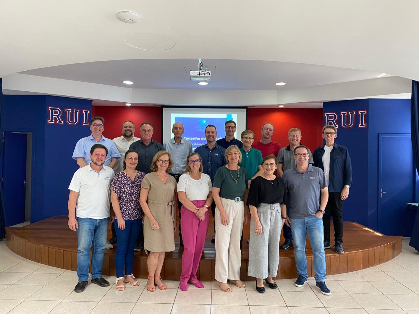 Estudantes dos 8°s anos da IENH participam de Day Camp no Centro de Eventos Palavra da Vida Sul