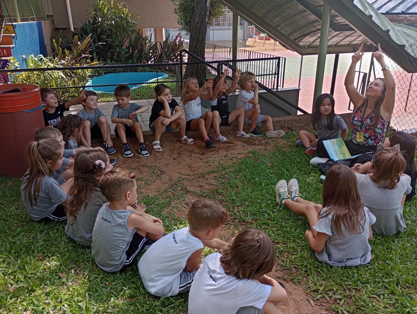 Alunos dos 6°s anos da Unidade Oswaldo Cruz visitam Oma’s Garten Agroecologia e a H2orta Hidroponia