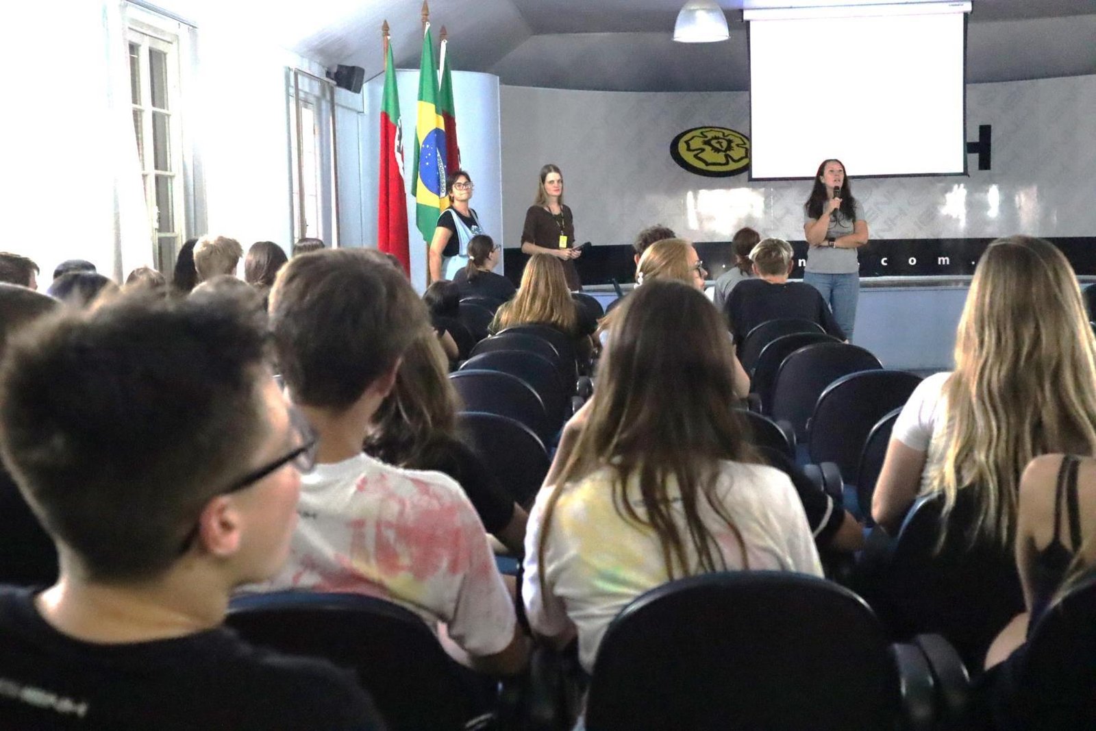 Professora da IENH participa do Encontro Nacional de Professores de Projeto de Vida