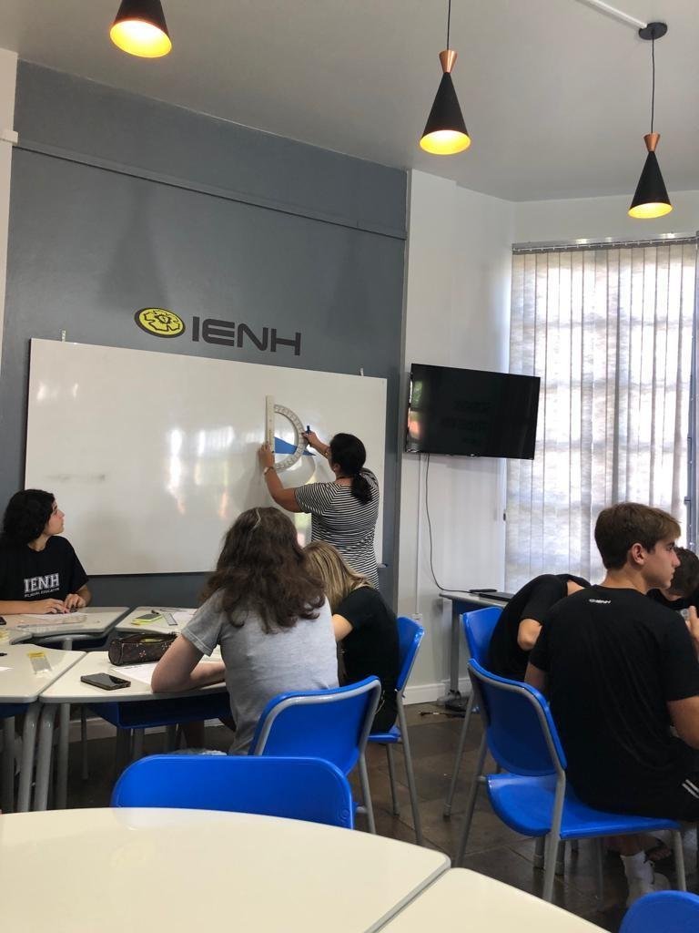 Estudantes da Unidade Pindorama desenvolvem atividades diversificadas na Semana da Mulher