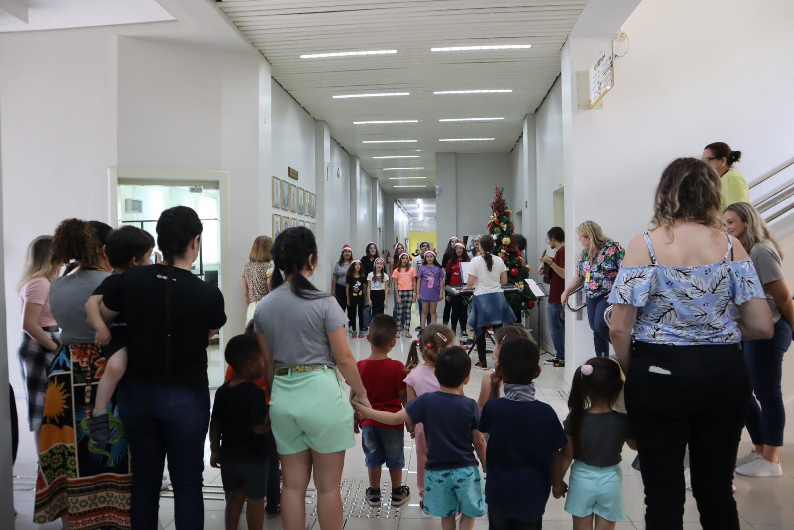 Projeto Arte e Movimento da IENH realiza apresentação de Natal