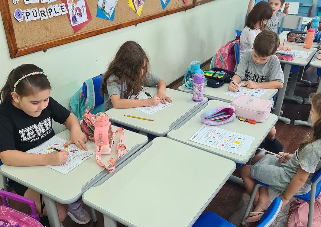Alunos da Unidade Pindorama se aventuram com ‘Mixed – A Colorful Story’