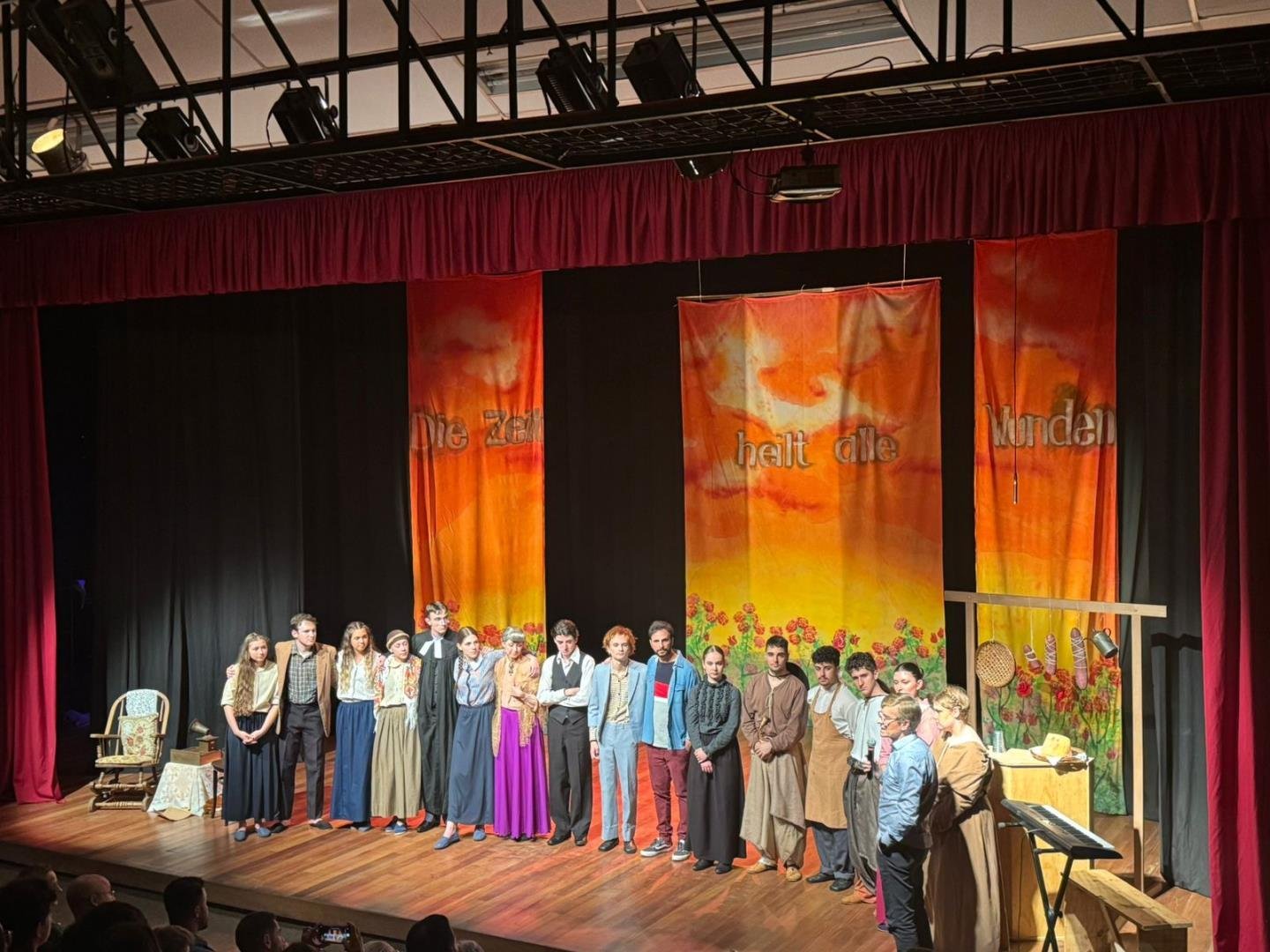 Grupo de Teatro “Não Temos Nome Ainda” protagoniza a peça Vozes do Passado