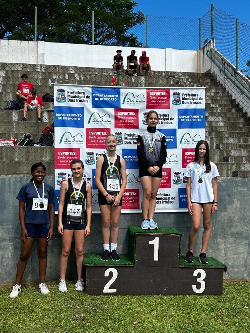 Atletismo da IENH conquista 31 medalhas no Troféu Dois Irmãos