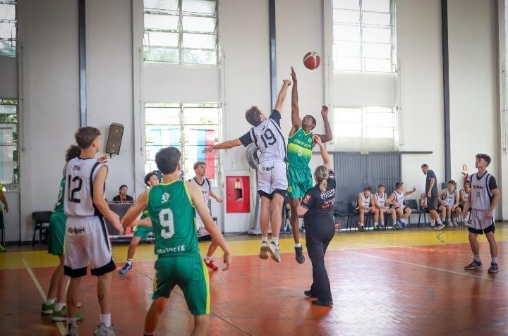 IENH é campeã invicta da LNBB 2024 Sub 15 masculino