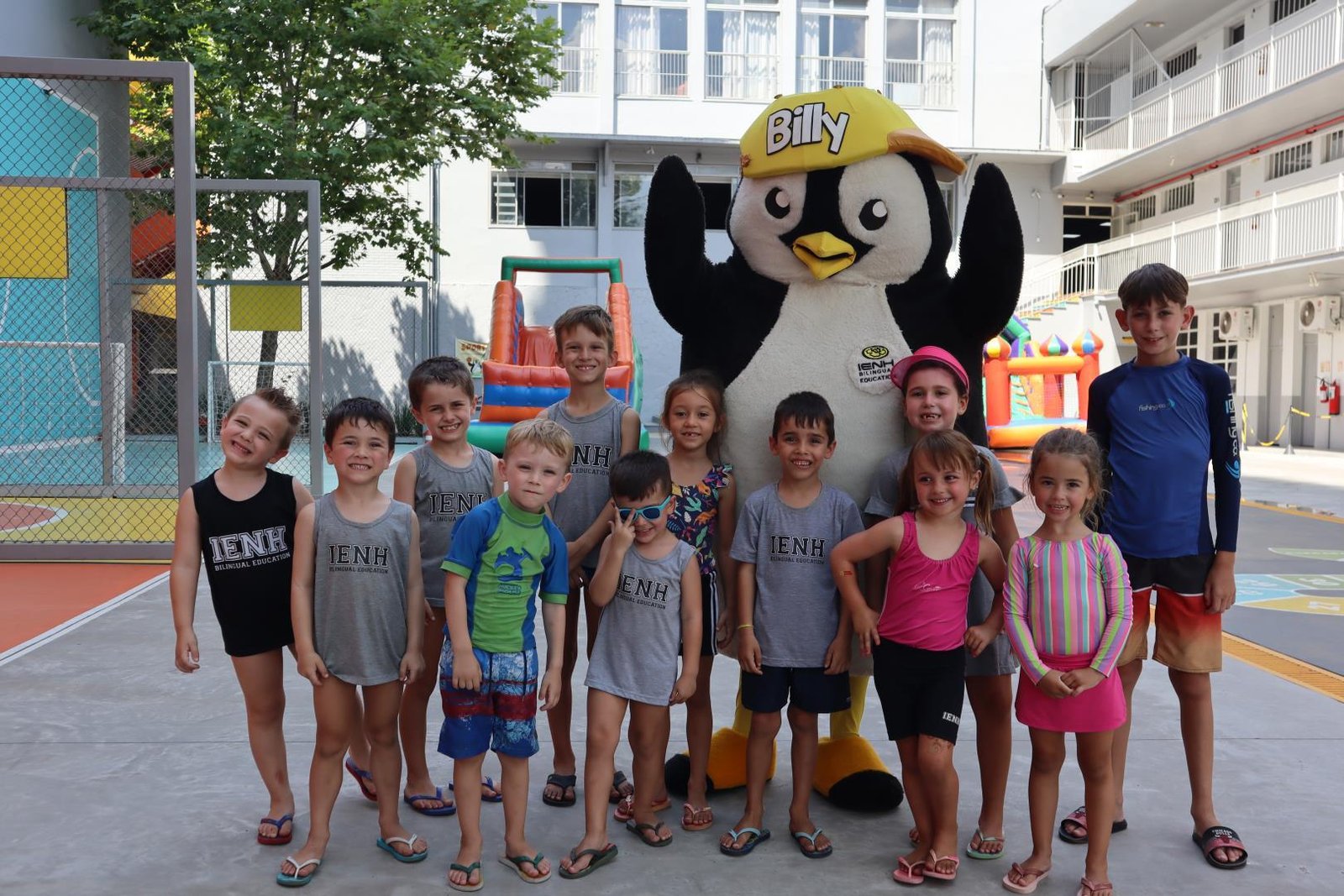 Projeto de Férias da Unidade Oswaldo Cruz promove brincadeiras com água e diversão com o Billy